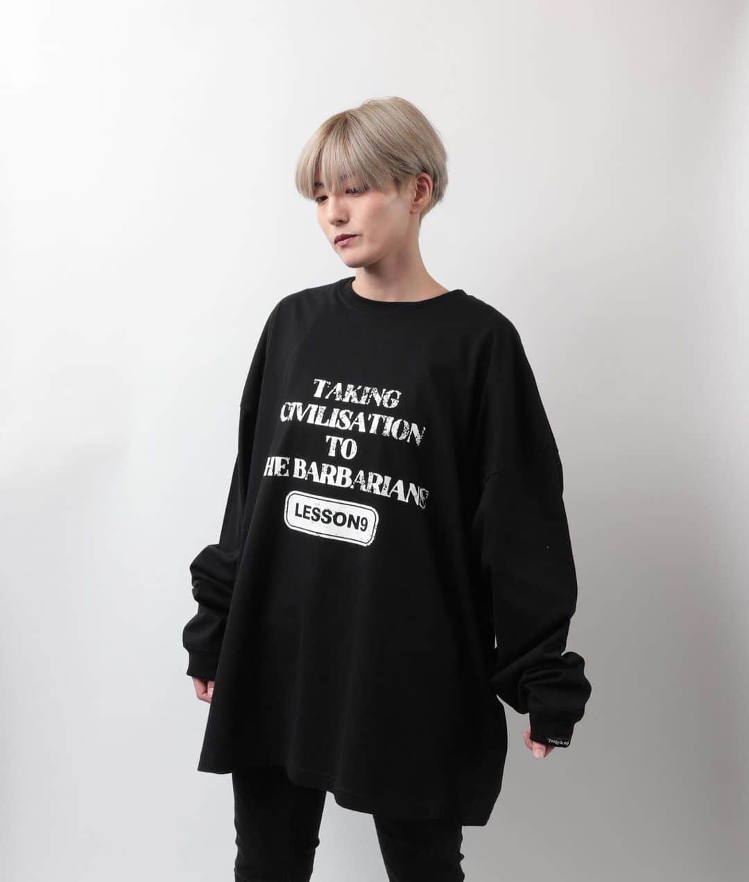 白鳥雪之丞さんのインスタグラム写真 - (白鳥雪之丞Instagram)「TEARS OF SWAN×ROCKIN CRUISIN-LESSON9 BIG T SHIRTS、LONG SLEEVE BIG T SHIRTS、本日の会場、webshopにて販売中です!!  T SHIRTS、LONG SLEEVE T SHIRTS共にビックシルエットボディを使用、フロント、バッグにコラボテーマのメッセージとロゴをプリント、初回分のみの販売で終了になりますので宜しくお願い致します!!  (T SHIRTS)¥8.500 https://tears-of-swan.shop-pro.jp/?pid=177226492  (LONG SLEEVE T SHIRTS)¥9.500 https://tears-of-swan.shop-pro.jp/?pid=177226858  (webshopオーダー分、10月中旬発送)  @tears_of_swan  #tearsofswan  @rockincruisin  #rockincruisin」10月1日 14時54分 - yukinojoeshiratori