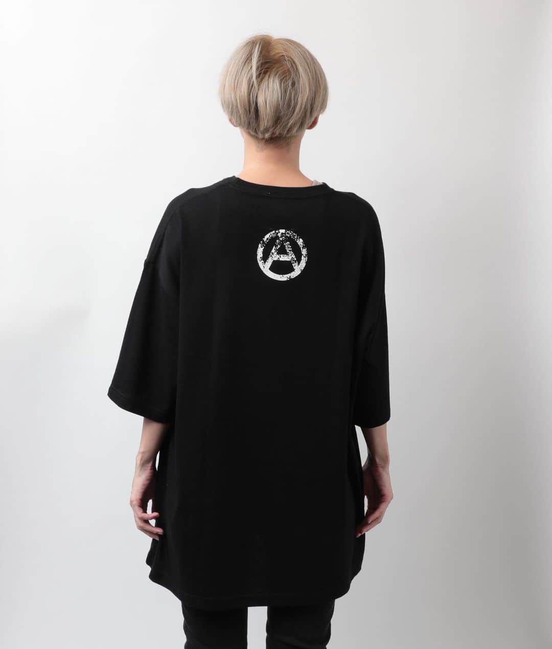 白鳥雪之丞さんのインスタグラム写真 - (白鳥雪之丞Instagram)「TEARS OF SWAN×ROCKIN CRUISIN-LESSON9 BIG T SHIRTS、LONG SLEEVE BIG T SHIRTS、本日の会場、webshopにて販売中です!!  T SHIRTS、LONG SLEEVE T SHIRTS共にビックシルエットボディを使用、フロント、バッグにコラボテーマのメッセージとロゴをプリント、初回分のみの販売で終了になりますので宜しくお願い致します!!  (T SHIRTS)¥8.500 https://tears-of-swan.shop-pro.jp/?pid=177226492  (LONG SLEEVE T SHIRTS)¥9.500 https://tears-of-swan.shop-pro.jp/?pid=177226858  (webshopオーダー分、10月中旬発送)  @tears_of_swan  #tearsofswan  @rockincruisin  #rockincruisin」10月1日 14時54分 - yukinojoeshiratori