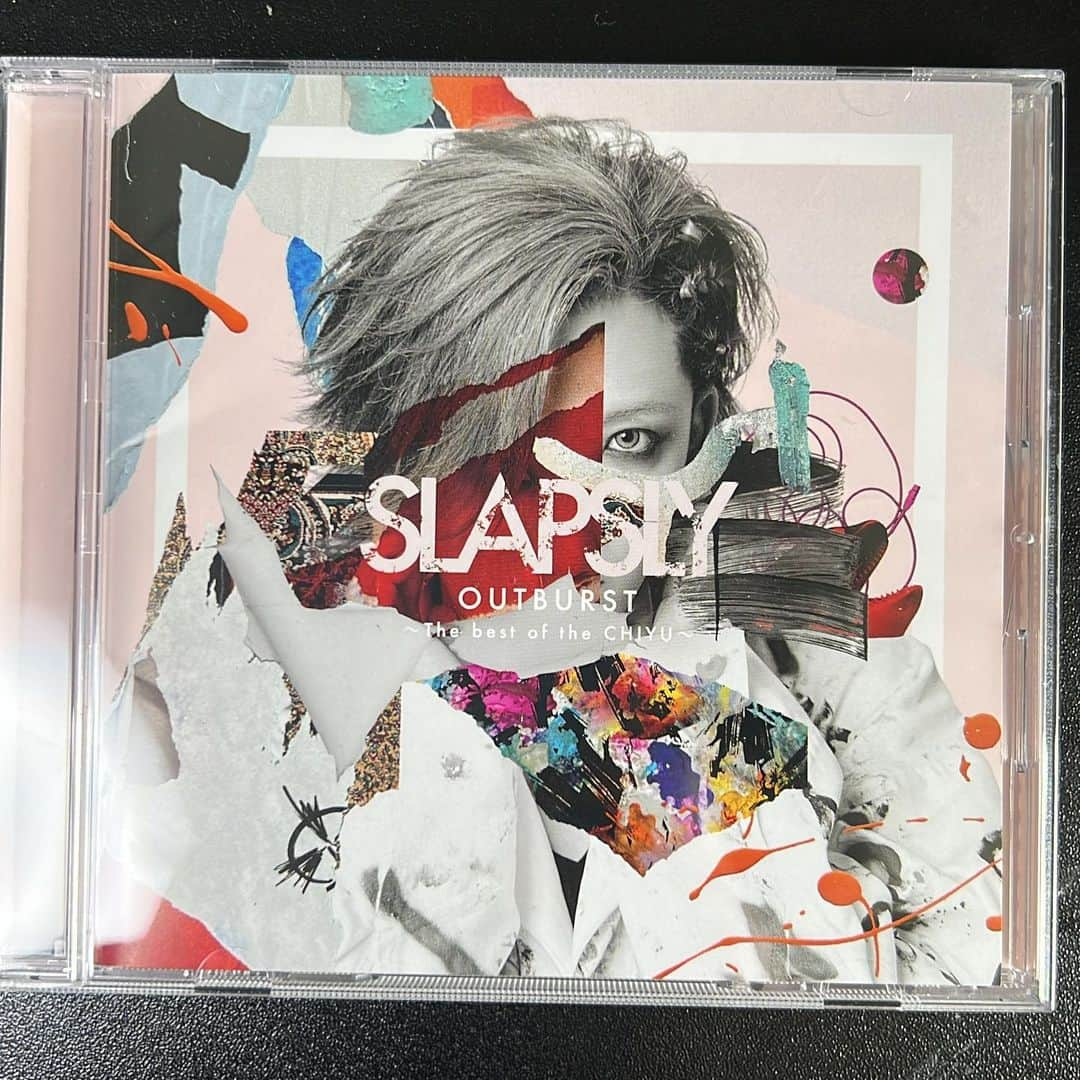 Kyrieさんのインスタグラム写真 - (KyrieInstagram)「SLAPSLYさんのOUTBURST-The best of CHIYU-に収録されている"Diary of Life"にて編曲/プログラミングとギター&ピアノの演奏で参加させて頂きました。 配信もあるそうなので是非聞いてみてねー。」10月1日 14時50分 - kyrie_kw_