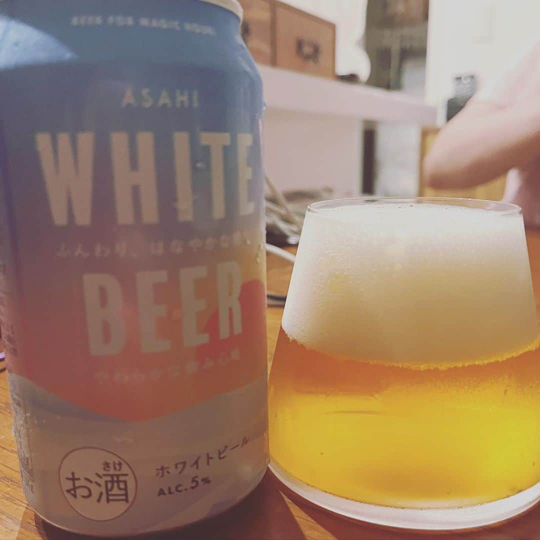 堀井亮佑のインスタグラム：「アサヒのホワイトビール。普通に美味しい🍺　#beer #堀井ビールログ」