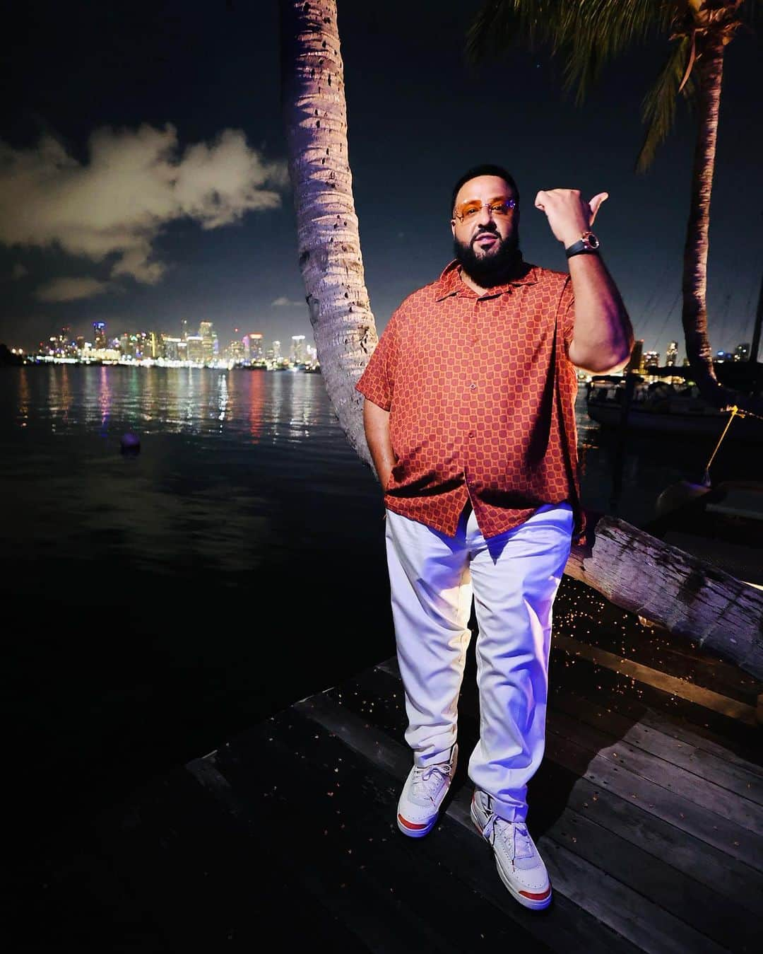 DJキャレドさんのインスタグラム写真 - (DJキャレドInstagram)「SWIPE for vibes , @chubbsview #PFL #OVO knows how throw a party 🎊」10月1日 14時58分 - djkhaled