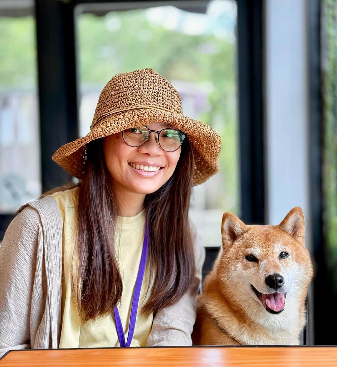 Coffeeのインスタグラム：「今天假日 難得沒啥人 #coffee_and_apple  #13歲咖啡」