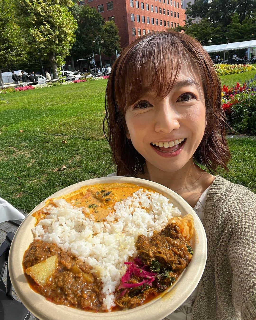 HBC北海道放送アナウンス部さんのインスタグラム写真 - (HBC北海道放送アナウンス部Instagram)「佐藤彩です！ (@hbc_ayasato )  オータムフェストでは 大好きなスパイスカレーをたくさん食べました☺️🍛 合わせて、18種類…笑笑  お気に入りのお店も はじめましてのお店も　 それぞれの個性を一度に楽しめるのが イベントならではの幸せでもあります🍛✨  ライスの形をいろいろ試して調整してみましたが 北海道の形をつくってみたのが 1番の思い出です！笑 (見えるかな？笑)  これからも たくさんのスパイスカレーに出会えますように✨✨✨  #札幌 #オータムフェスト #カリーキングダム #大通公園 #スパイス #カレー #スパイスカレー #札幌スパイスカレー #スパイスカレー好き」10月1日 15時32分 - hbc_announcer