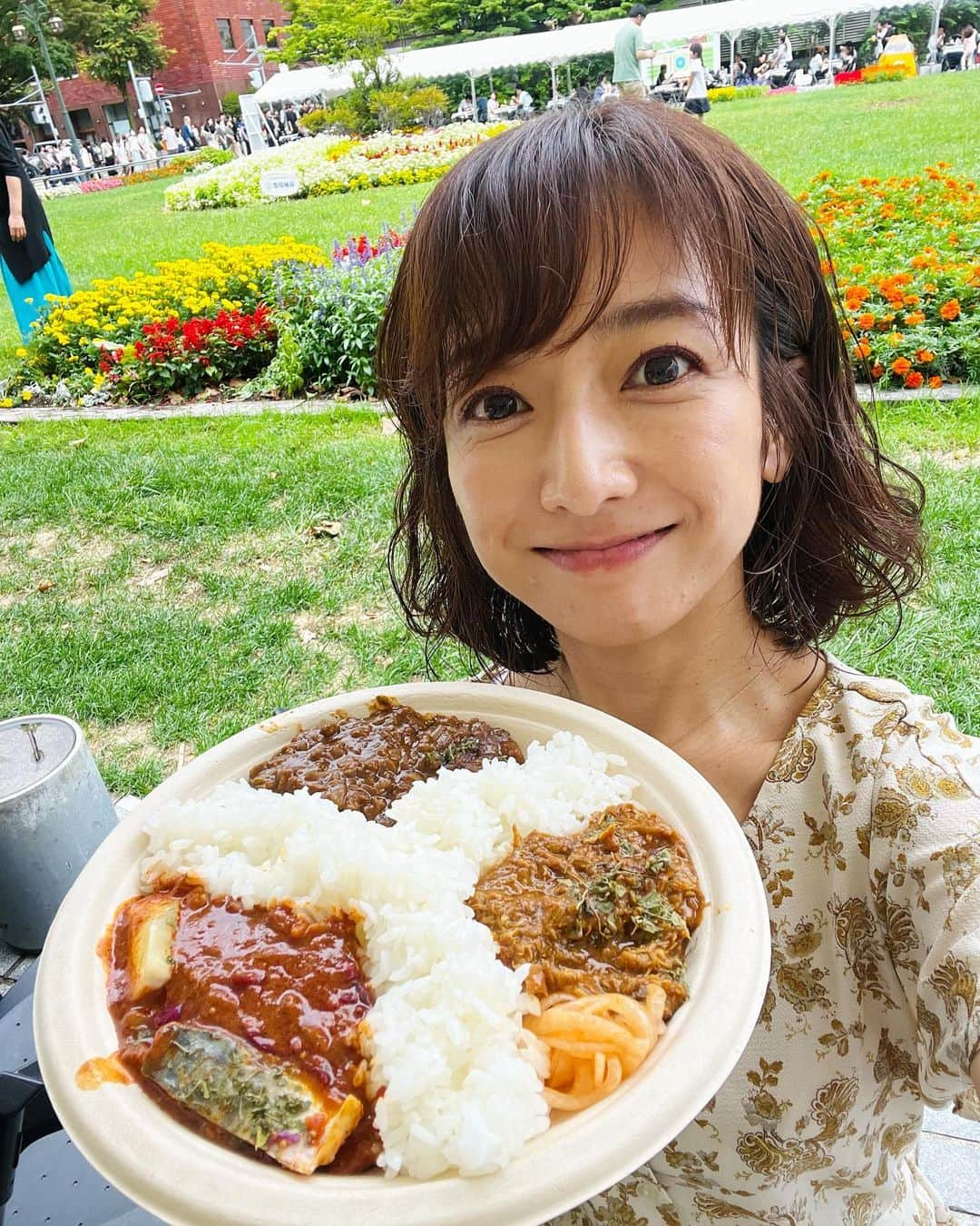 HBC北海道放送アナウンス部さんのインスタグラム写真 - (HBC北海道放送アナウンス部Instagram)「佐藤彩です！ (@hbc_ayasato )  オータムフェストでは 大好きなスパイスカレーをたくさん食べました☺️🍛 合わせて、18種類…笑笑  お気に入りのお店も はじめましてのお店も　 それぞれの個性を一度に楽しめるのが イベントならではの幸せでもあります🍛✨  ライスの形をいろいろ試して調整してみましたが 北海道の形をつくってみたのが 1番の思い出です！笑 (見えるかな？笑)  これからも たくさんのスパイスカレーに出会えますように✨✨✨  #札幌 #オータムフェスト #カリーキングダム #大通公園 #スパイス #カレー #スパイスカレー #札幌スパイスカレー #スパイスカレー好き」10月1日 15時32分 - hbc_announcer