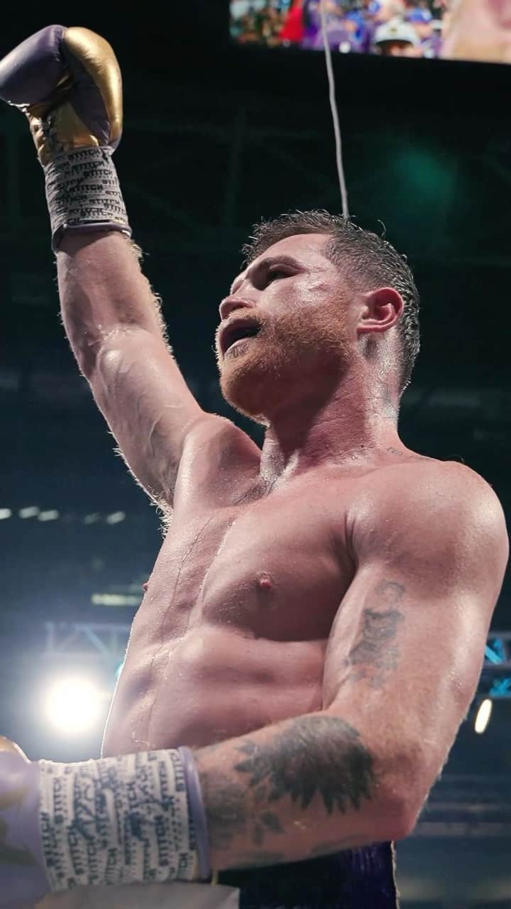 サウル・アルバレスのインスタグラム：「I f***n love boxing. Nobody can beat this Canelo 👑💪🏻 #CaneloCharlo」