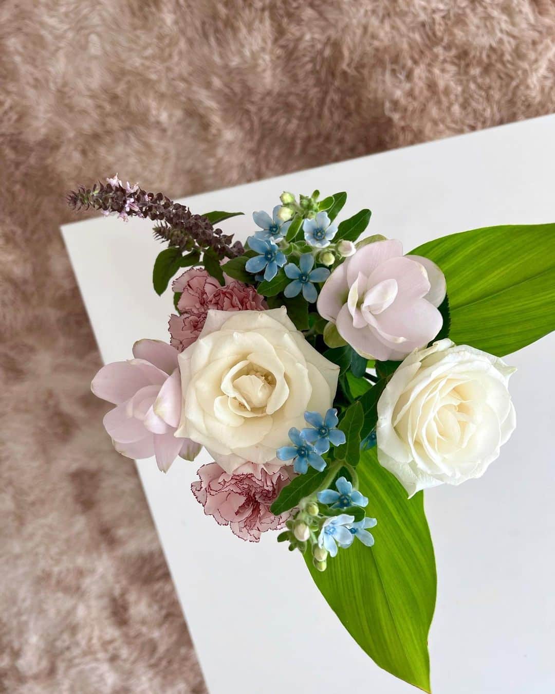 のインスタグラム：「💐🤍  10月も頑張りましょう✊🏻よろしくお願いいたします🌟」