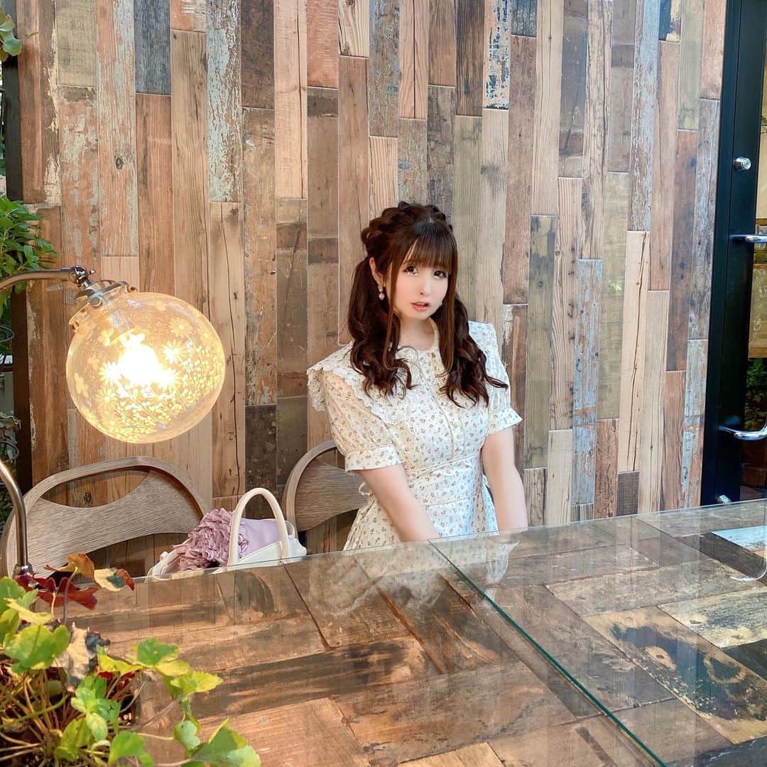 伊藤芽衣のインスタグラム：「今日から 10月ですね♡ ⁡ 2023年も あと3ヶ月しかないのかと 思うと とても焦ってしまいます＊ ⁡ 後悔しないように。 ⁡ 今日から また気持ちあらたに ⁡ まいにちを 精一杯過ごしたいと 思います♡」