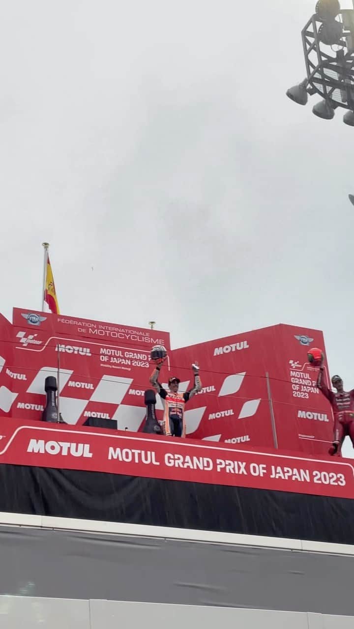 レプソル・ホンダのインスタグラム：「A long time coming, but @marcmarquez93 is BACK on the podium after a dramatic #JapaneseGP 🇯🇵🥉」