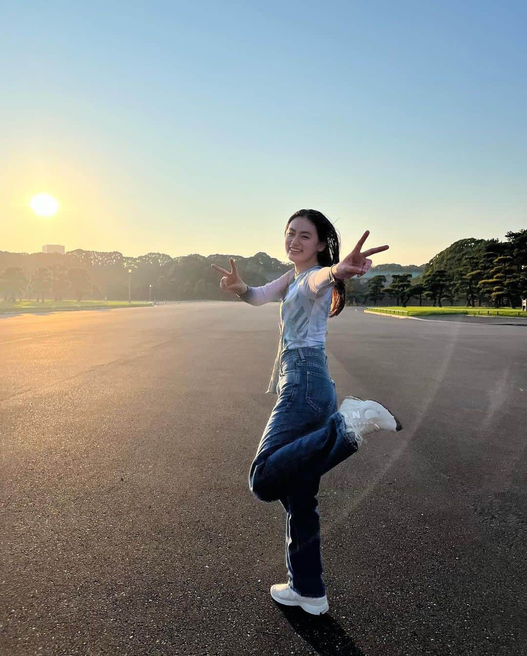 八木莉可子さんのインスタグラム写真 - (八木莉可子Instagram)「友達とあるく」10月1日 16時28分 - yagirikaco_official