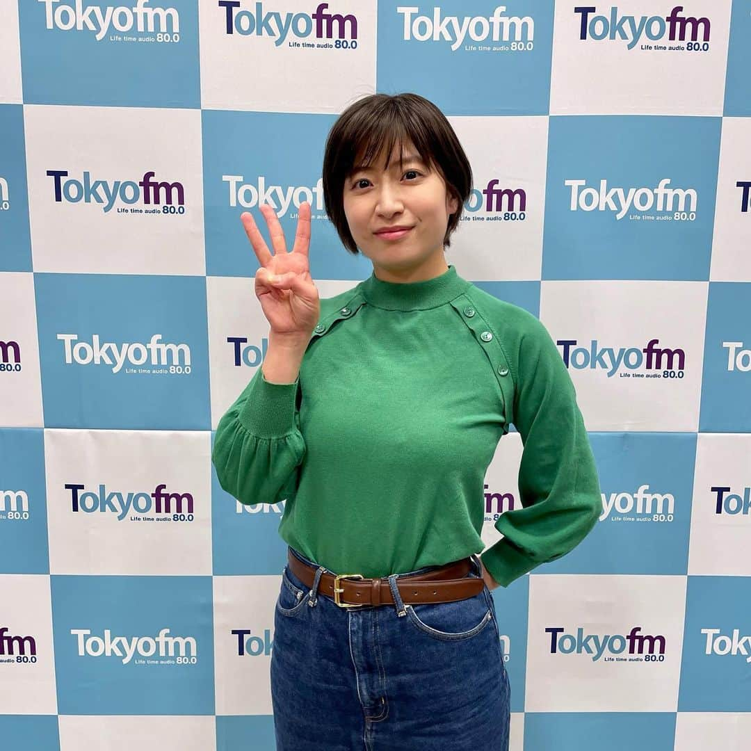 南沢奈央さんのインスタグラム写真 - (南沢奈央Instagram)「㊗️3年目突入！ TOKYO FM 『nippn ¡hon-yomokka!』 毎週日曜よる6:30〜オンエア📻  毎回テーマを決めて、本を紹介しております。 まだまだみなさんに紹介したい本がたくさん…！  これからも応援よろしくお願いします！  #nippn #yomokka #tokyofm @tokyofm_official  #読書 #本」10月1日 16時49分 - naominamisawa_official