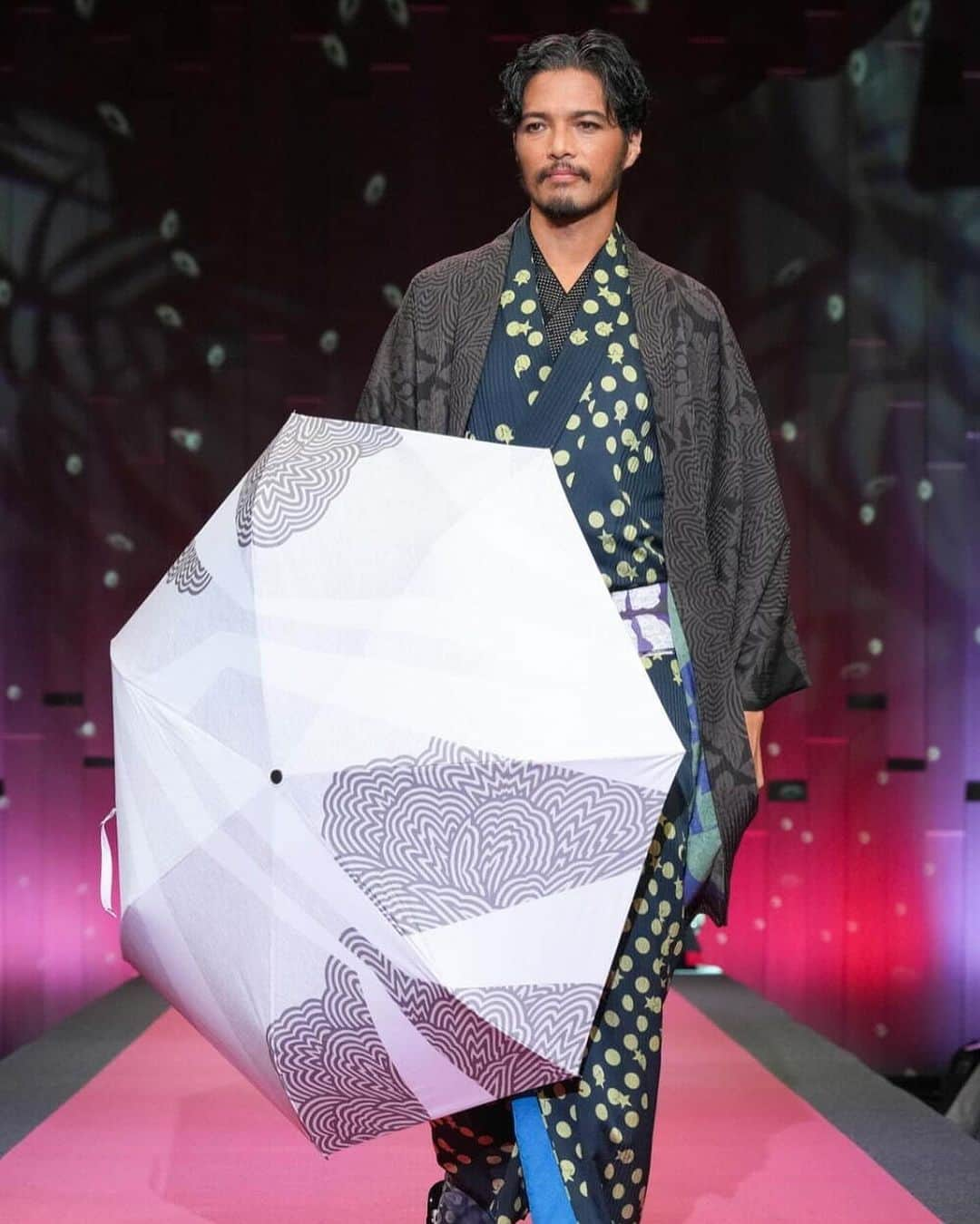 ZOEさんのインスタグラム写真 - (ZOEInstagram)「2023.9.30 [TOKYO KIMONO COLLECTION 2023」 Jotaro Saito "Party"」10月1日 17時01分 - zoe1201zoe