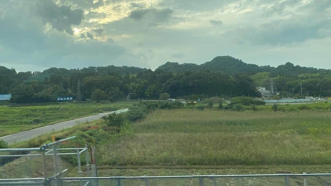 のインスタグラム：「石田三成さんの命日に、佐和山城を車窓から望む🏯」