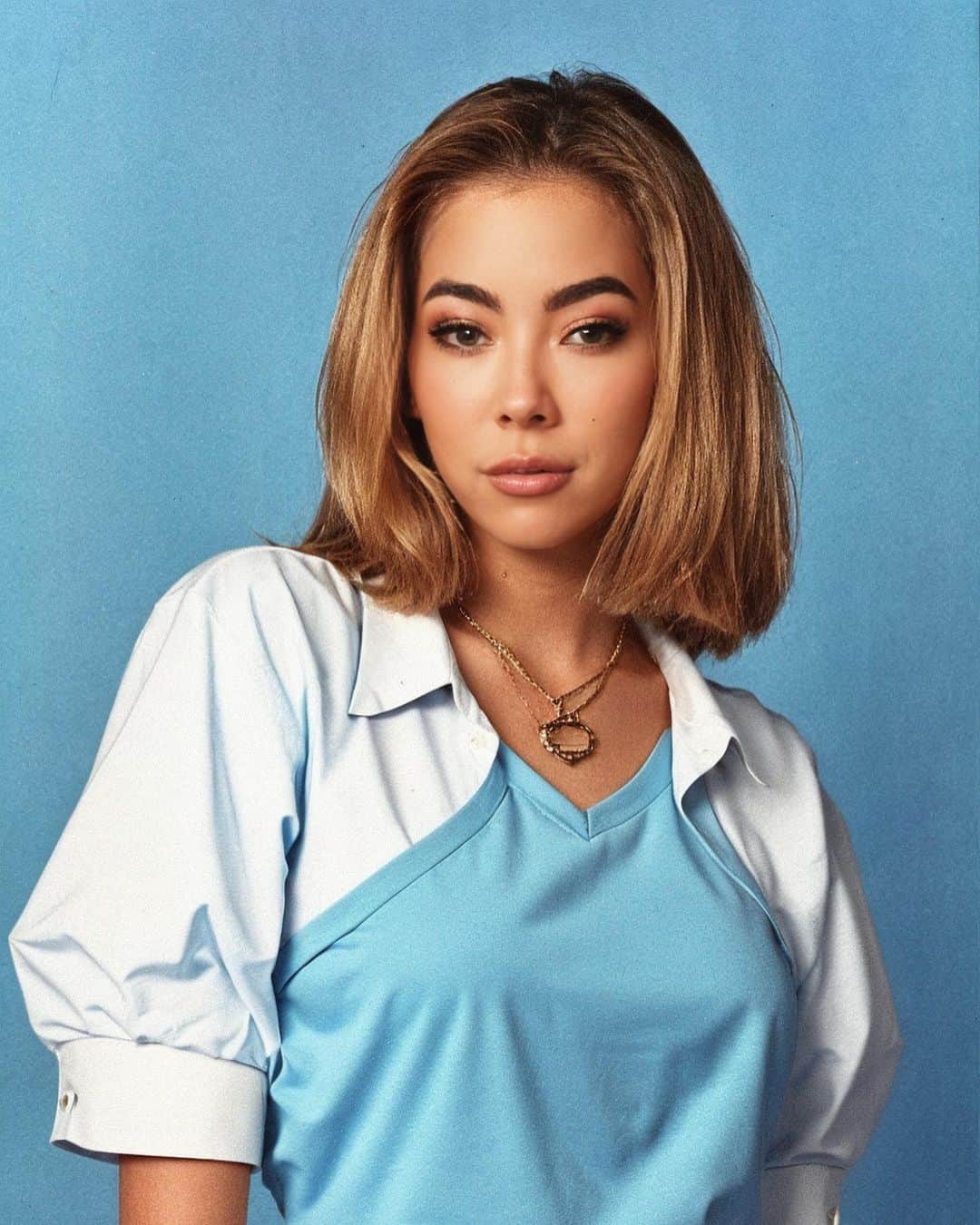 Minamiのインスタグラム：「oh for sure the second one was def me during high school😜 im kinda loving the looks in these AI’s😂 but why am I white😅」