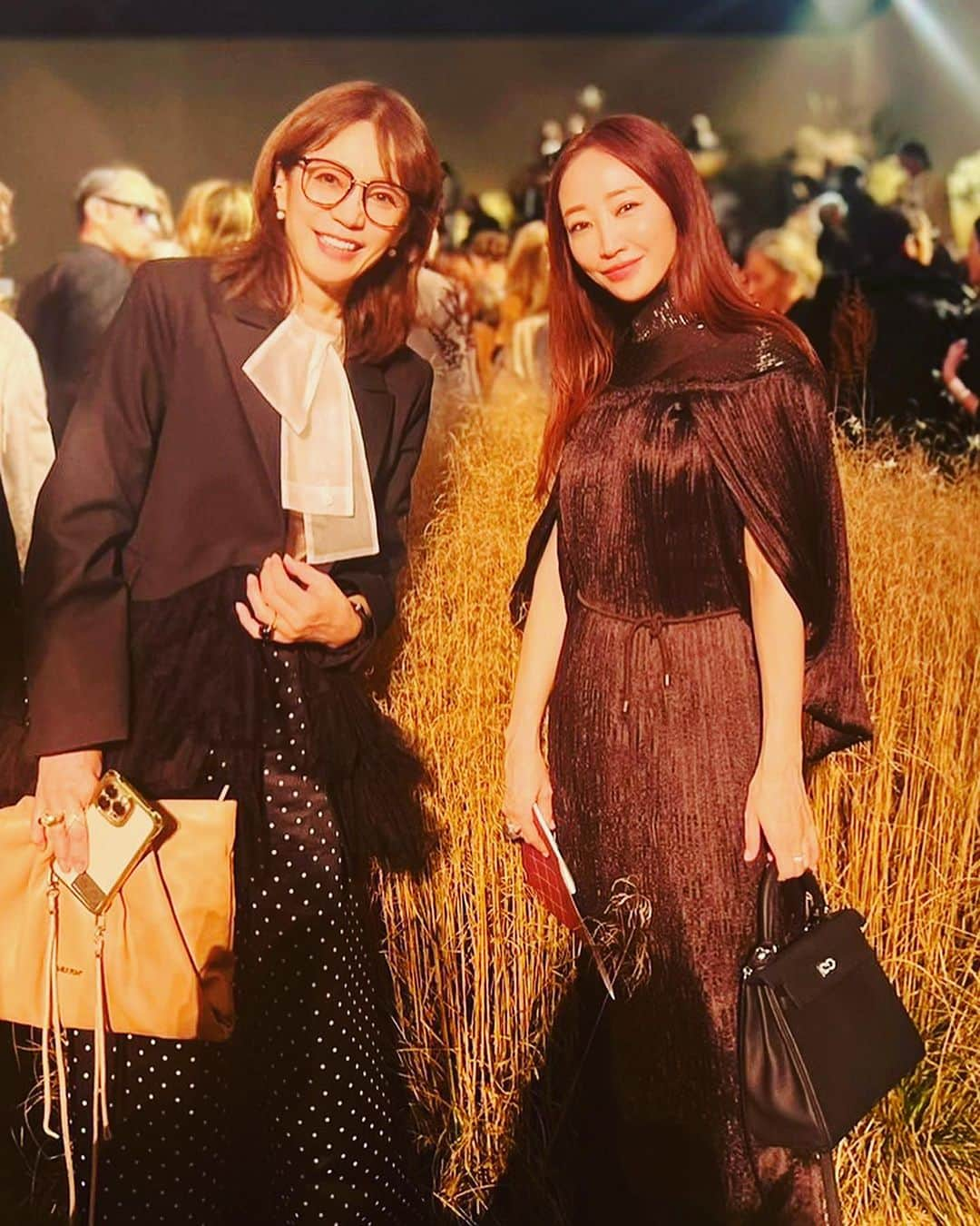 田中杏子さんのインスタグラム写真 - (田中杏子Instagram)「いつも素敵な恵さんと💕💕 エルメスのショウ会場にて。 楽しかった❤️  #hermes #神崎恵  #hermes24ss」10月1日 17時08分 - akoakotanaka