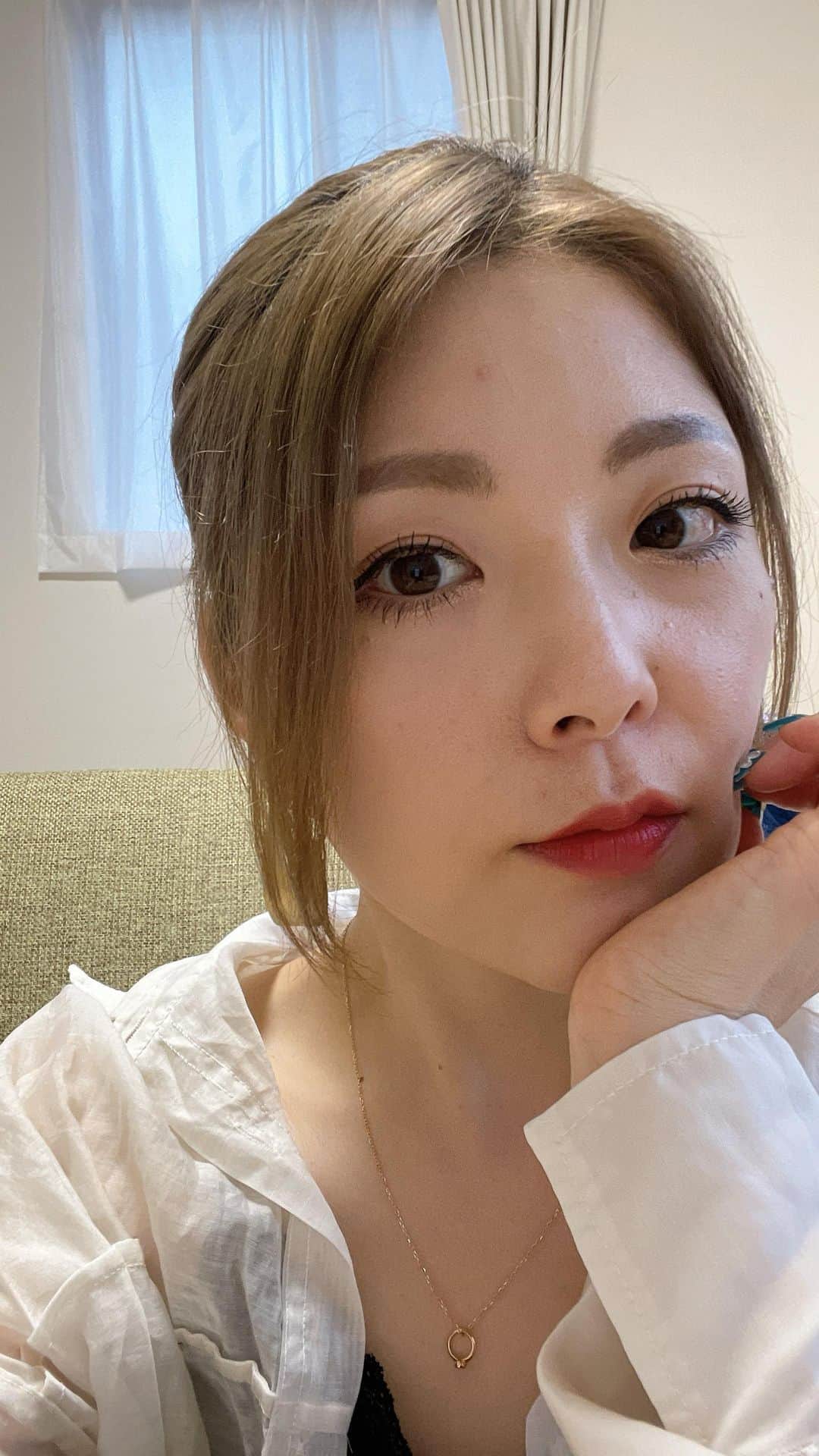 のインスタグラム：「突然の配信ライブでした🤭」