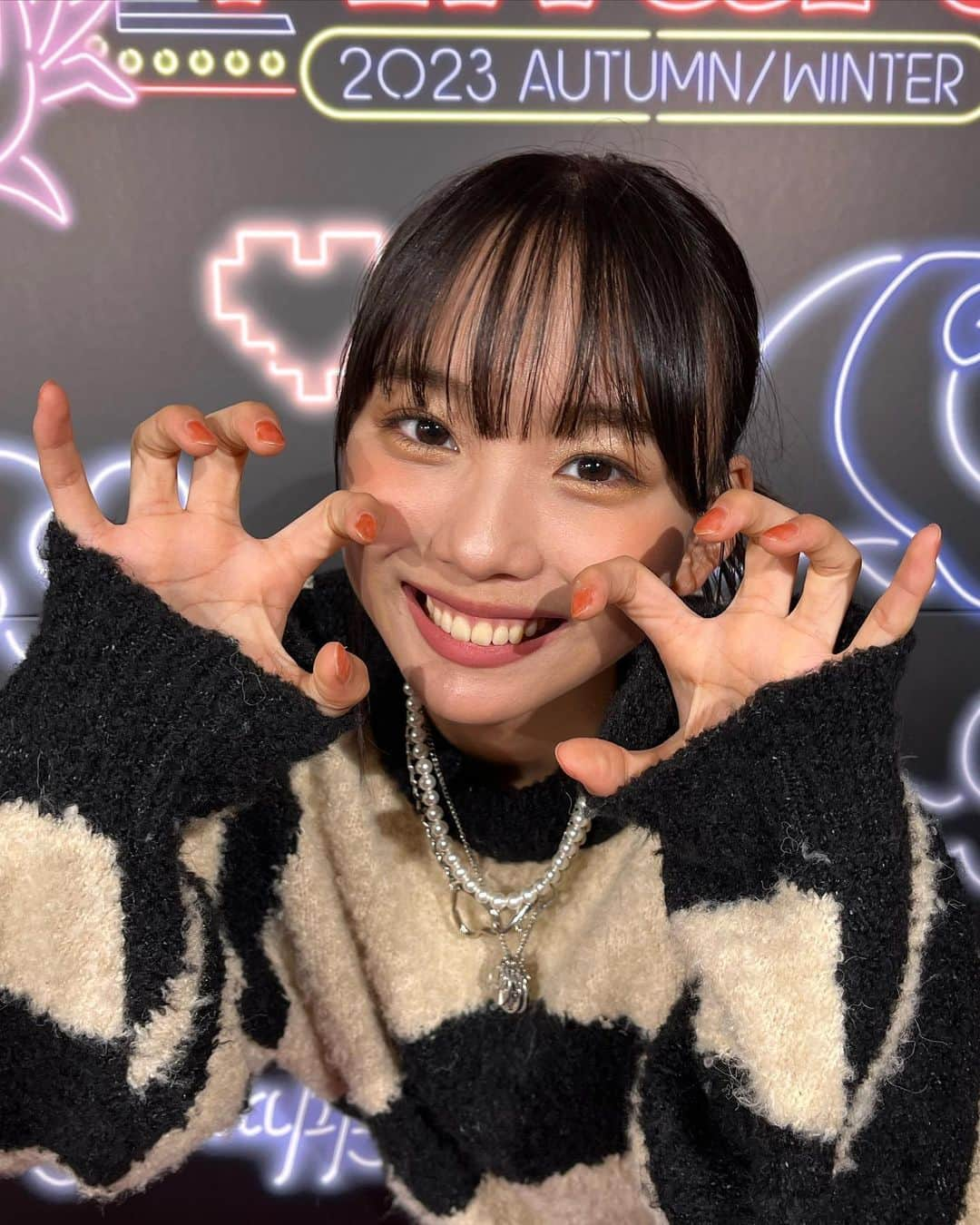 松本麗世のインスタグラム：「ガールズアワード 2023 出演することができて とても嬉しかったです🫶🏻 ♡ ♡ またたくさんの方の声を直接お聞きすることができて良かったです🙌🏻 ♡ 本当にありがとうございました！ ♡  #ガールズアワード  #ガールズアワード2023  #松本麗世  #seventeen  #ファッション  #モデル  #wego」