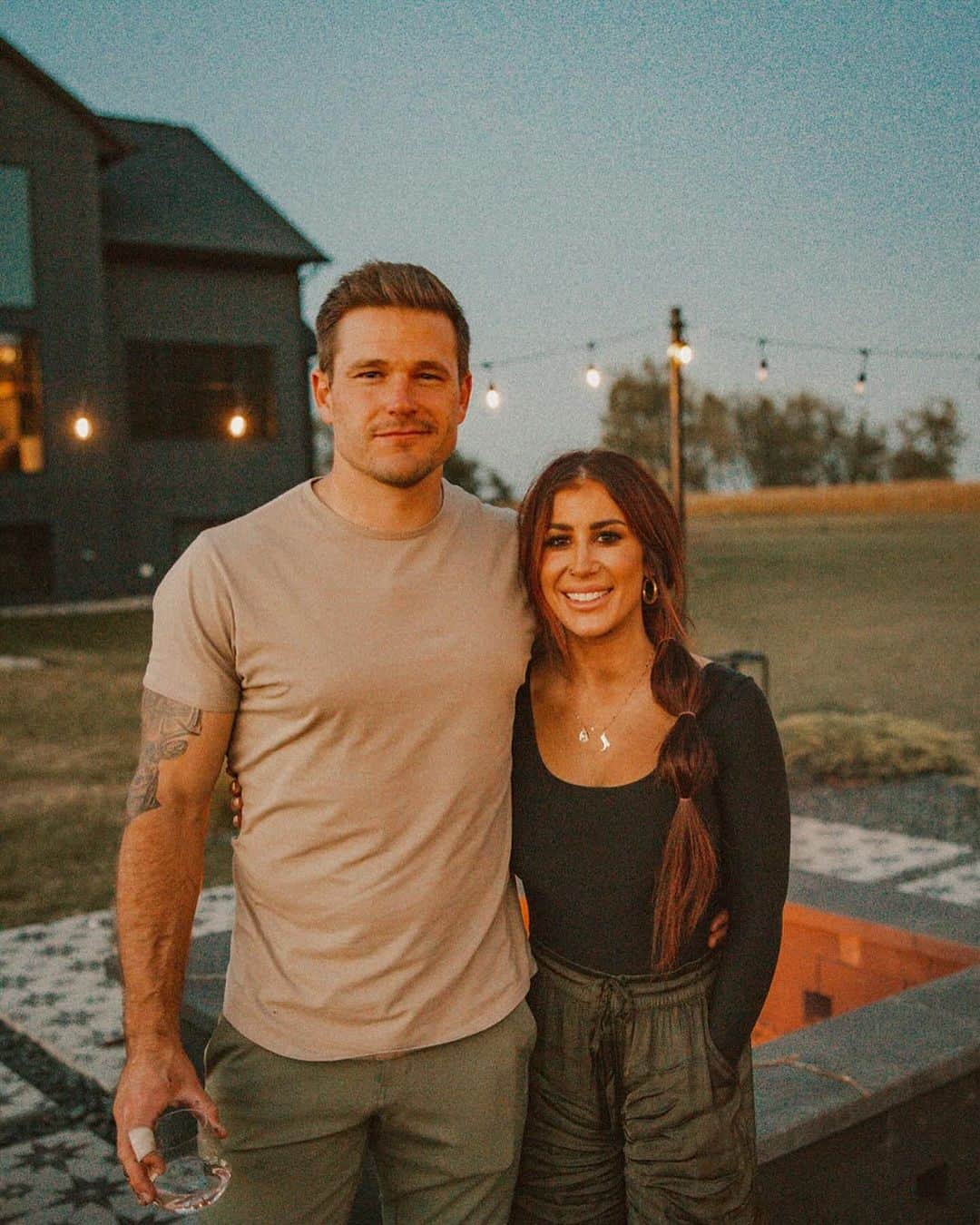 Chelsea Houskaのインスタグラム：「10-01-16 🤎 Happy anniversary my love.  Proud of everything we have accomplished and proud of everything to come. I LOVE YOU @coledeboer」