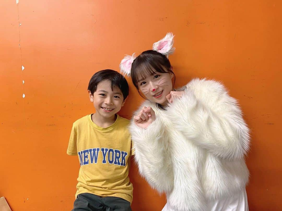 川本紗矢さんのインスタグラム写真 - (川本紗矢Instagram)「💐  〈続・猫と犬と約束の燈〜宝物の手〜〉 千秋楽を迎えることができました！ 観劇して下さった皆さま 本当にありがとうございました🥹✨  #続猫犬2023 に出逢えて、 お届けできたこと、とても幸せです。😌 大切な宝物。優しさ。色々な想いが 観て下さった皆さまにも届いていたら 嬉しいです。☺️  本当にありがとうございました！🐱🐾」10月1日 18時05分 - sayaya_38