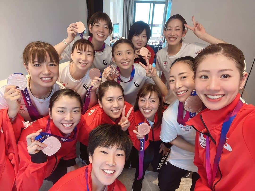 松山奈未さんのインスタグラム写真 - (松山奈未Instagram)「. . . The 19th Asian Games Team Event🥉 応援ありがとうございました‼︎🇯🇵」10月1日 18時01分 - na3_____7mi