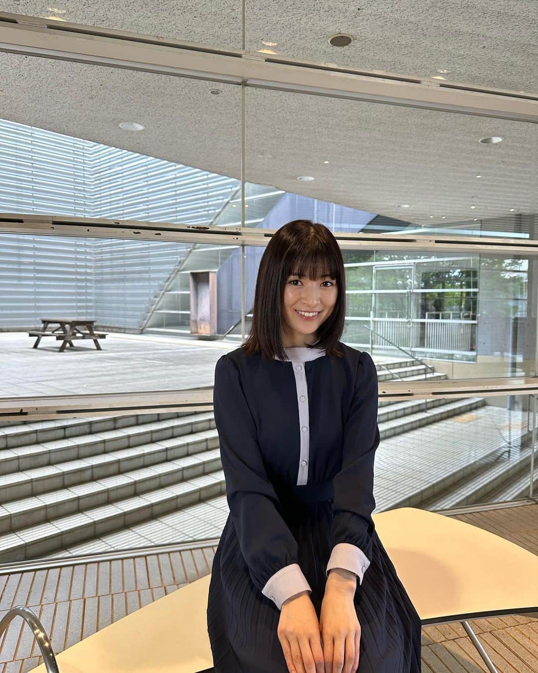 のインスタグラム：「「ギフテッド Season1」最終回、みなさんみてくださいましたか？☺︎  3話では薫は笑うシーンはなかったので、最後とびきりの笑顔でお願いしますと監督に言われ、最後のシーンの撮影凄く楽しかったです笑  TVerでも見逃し配信しているので、まだ見れてない方は是非！😊  #土ドラ #ギフテッド #東海テレビ #WOWOW」