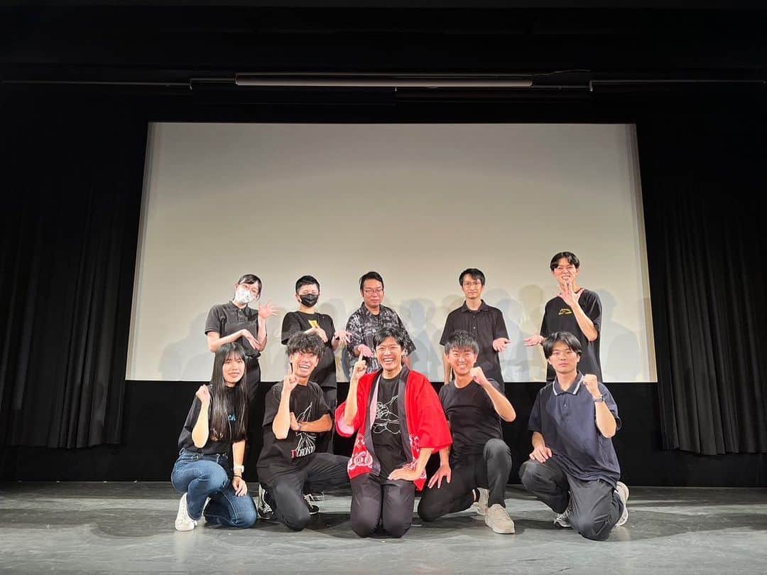 村民代表南川のインスタグラム：「23/10/1(日)「村民代表南川第1回単独ライブ「栄えたい自治体」」でした。  初の単独ライブ！ご来場いただいた&応援してくださった皆様、誠にありがとうございました！人に生かされている！感謝！  動画チェックOKだったら配信も予定しております！ガンガン感想呟いていただければ幸いです！ #サカジチ」