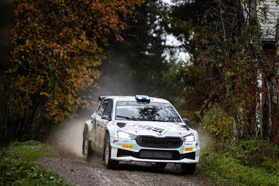 ヘイキ・コバライネンさんのインスタグラム写真 - (ヘイキ・コバライネンInstagram)「The last round of the Finnish Rally Championship done yesterday with @sectolabs & @rtrc_rally teams. Challenging conditions with some proper rain at the end, glad we survived!  📸 1 Taneli Niinimäki  📸 2/3 Henri Vuorinen 📸 4/5 Hannu Rainamo」10月1日 19時01分 - heikkikovalainen