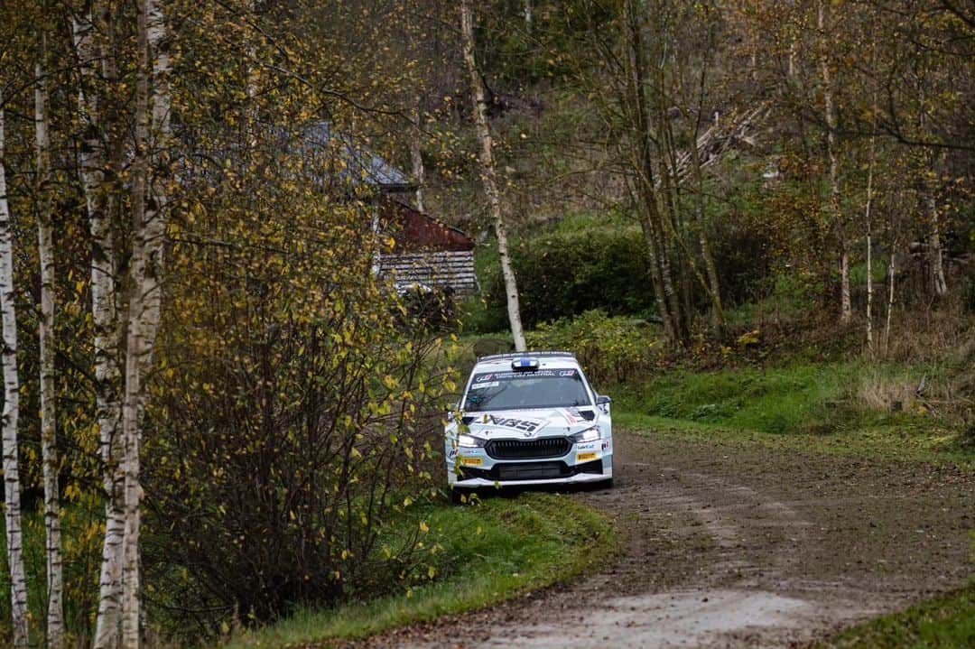 ヘイキ・コバライネンさんのインスタグラム写真 - (ヘイキ・コバライネンInstagram)「The last round of the Finnish Rally Championship done yesterday with @sectolabs & @rtrc_rally teams. Challenging conditions with some proper rain at the end, glad we survived!  📸 1 Taneli Niinimäki  📸 2/3 Henri Vuorinen 📸 4/5 Hannu Rainamo」10月1日 19時01分 - heikkikovalainen