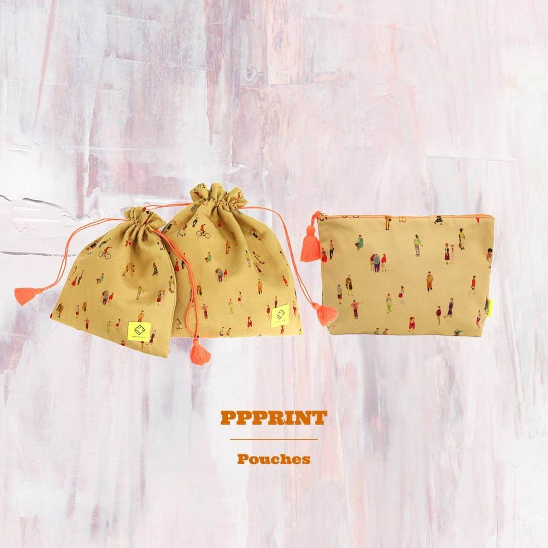 Accommodeのインスタグラム：「【PPPRINT】🧡  今日から10月🍁 来週は3連休ですね ✨  @ppp_ppprint の巾着ポーチとポーチは 旅行アイテムをまとめるのに最適‼︎  ✔︎ PPP/CITY 巾着セット 　¥4,400 -  ✔︎ PPP/CITY ポーチ 　¥5,500 -  詳しくは商品タグもしくは プロフィールリンクよりcheck @accommode   #accommode #アコモデ #ppprint #巾着ポーチ #ポーチ #トラベルポーチ #旅行ポーチ」