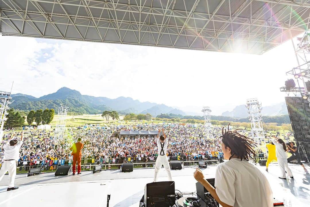 C&K（シーアンドケー）のインスタグラム：「「ASO ROCK FESTIVAL FIRE 2023」   ありがとうございました😊  次回!!  九州は「#AKB55ツアー」10/18.19福岡公演!! チケット両日とも残り僅か‼️ 詳しくはホームページをチェック☑️  Photo by TOYOHIRO MATSUSHIMA   #candk #阿蘇ロック #ASOROCK #AKB55ツアー」