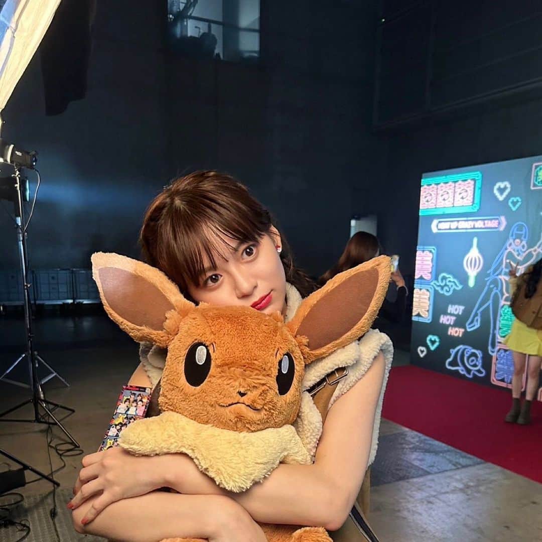 永瀬莉子のインスタグラム：「イーブイ🤭🤎 @girlsaward_official  @pokemon_jpn」