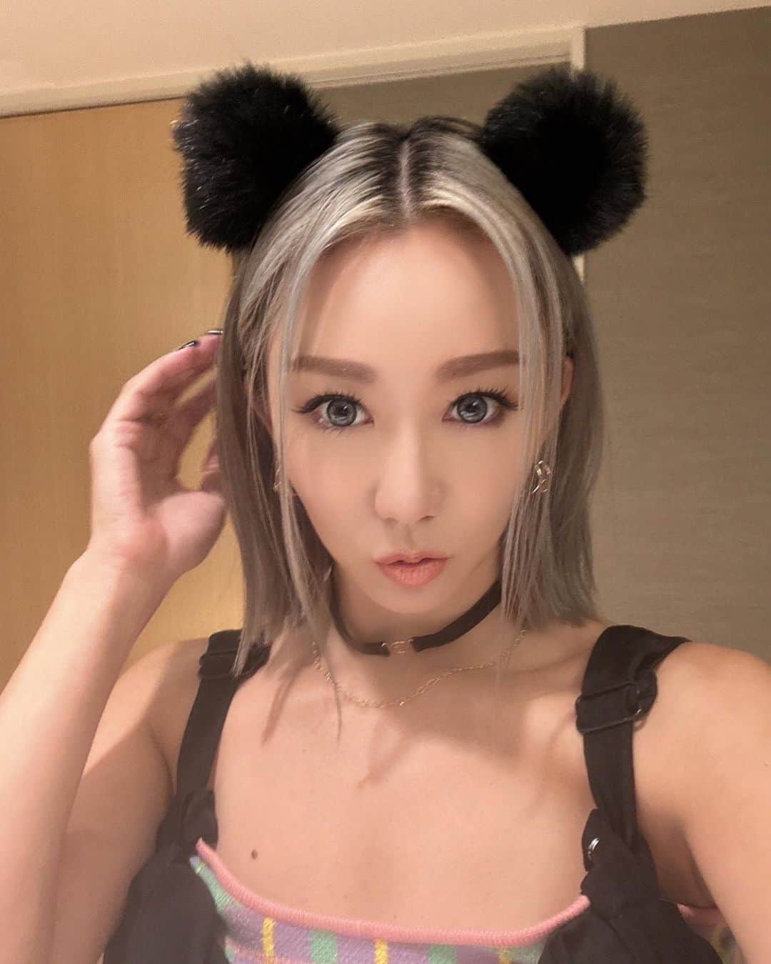 倖田來未のインスタグラム：「. 京都公演1部🐻 ⁡ 本日もありがとうございました！！ いやーー 早口に輪をかけて、早かったねー私。笑笑 ⁡ ほんでもって、バチバチに抵抗あったくまちゃんのお耳🐻 地元なので何やってもいいっていう判断で、出てきちゃいました！笑笑 ⁡ #SpecialTalkShow23 #kodakumi #倖田來未」