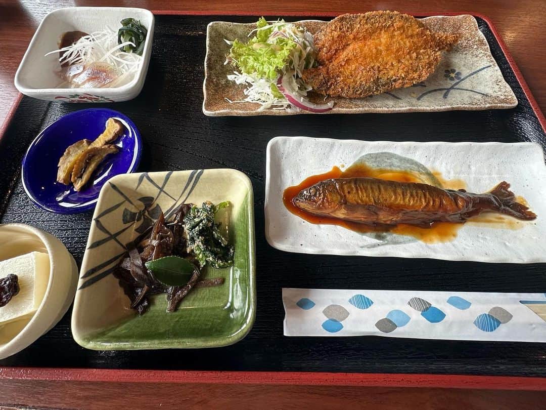 磯村洋祐のインスタグラム：「鮎を食べました。 川も近くていいところ。」