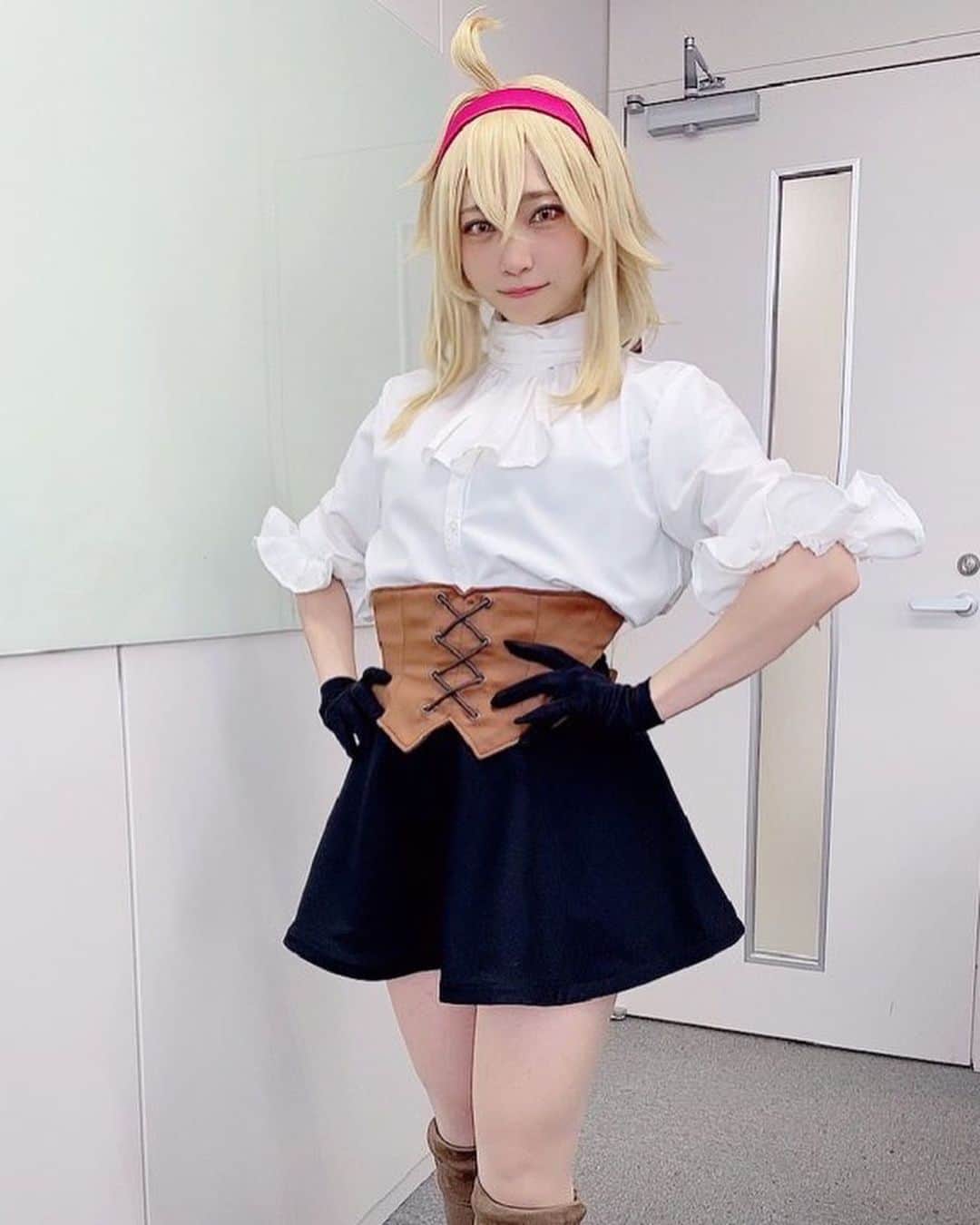 星乃まみのインスタグラム：「今日は秋葉原で『 でこぼこ魔女の親子事情』の配布イベントできたっ！10/1の22:00〜放送開始されるらしいのでぜひ見てね☺️💓  こうやって企業のコスプレのお仕事ができて嬉し〜🥰✨ 会える時にみんな会いにきてね…？  舞台の予約もお待ちしてます！ 🔽 https://www.quartet-online.net/ticket/angels?m=0ybgjbj  #でこぼこ魔女の親子事情  #コスプレ　#cosplay #コスプレイヤー　#秋葉原ラジオ会館 #役者 #声優　#女優　#ミニスカート」