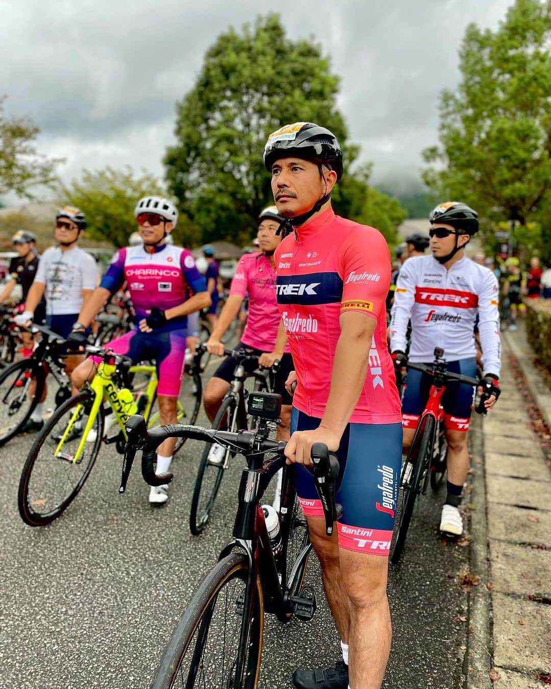 のインスタグラム：「「第4回神河ヒルクライム」  TREKと共に🔥　@trekbikesjapan   神河町役場から峰山グリーンピークまでの距離約17.3km、標高差約770mの走行時間を競う「限界突破」の激ヤバレース。  ヤバかった。笑笑  結果は金曜日のラジオで発表🔥  #神河ヒルクライム」