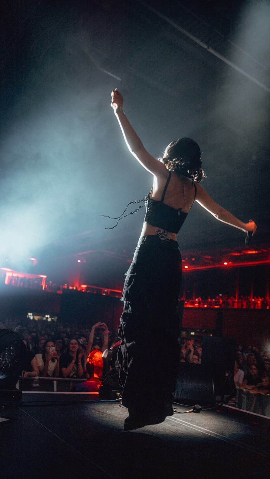レナ・マイヤー＝ランドルートのインスタグラム：「Erfurt made me do it again!  Endlich wieder live und Abriss mit euch ❤️‍🔥」