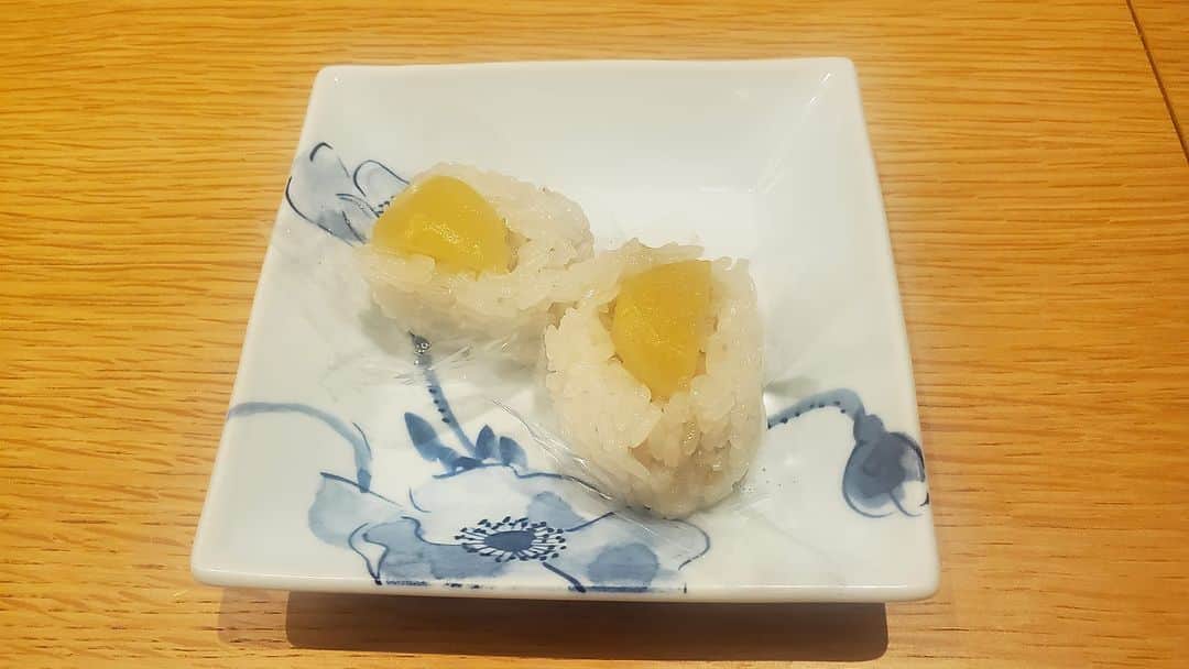 別所哲也のインスタグラム：「赤福　の　栗もち！　至福」