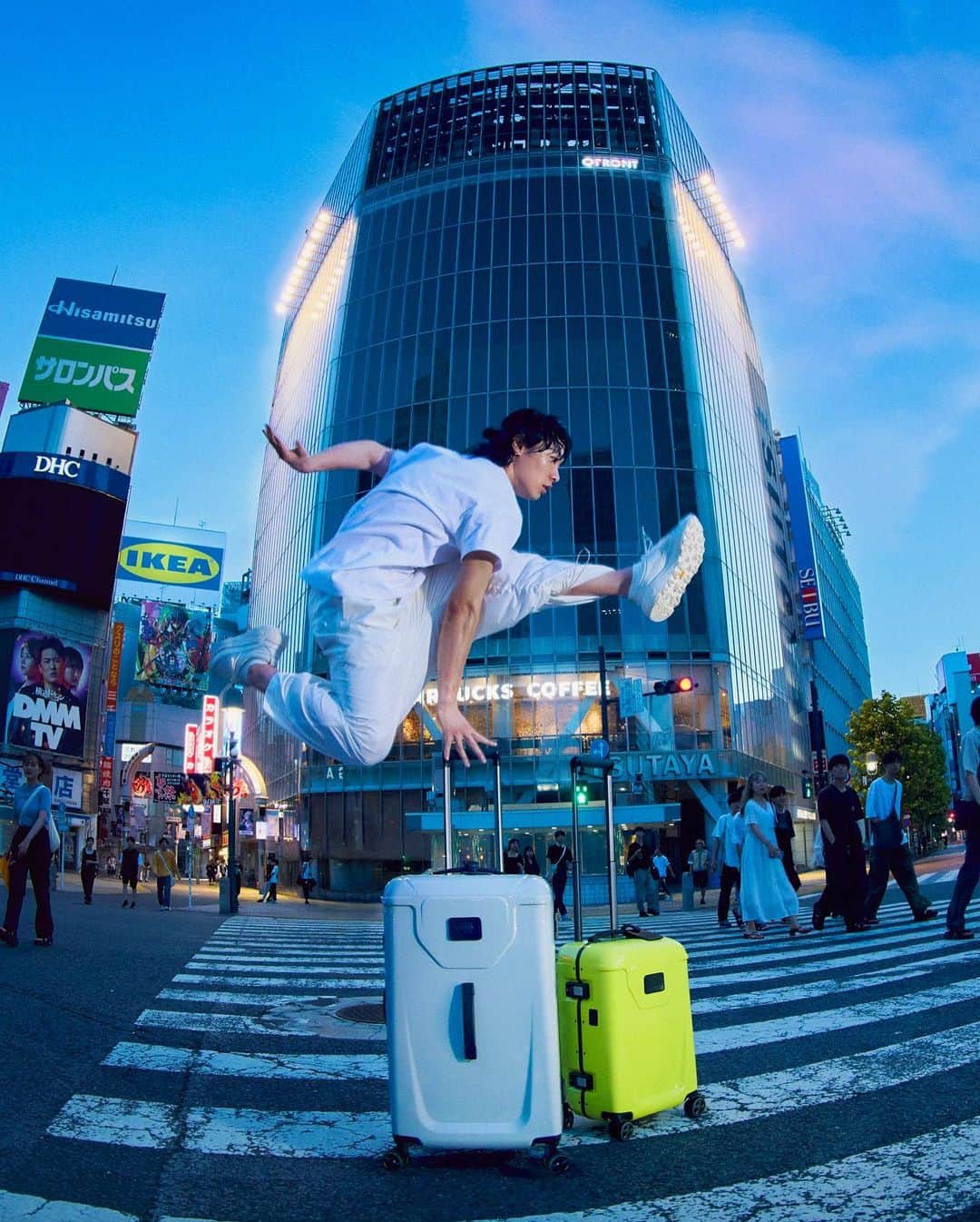 ZENのインスタグラム：「Jumps for DELSEY & HYPEBEAST @delseyofficial @hypebeastjp  Thank you loves!  @delseyofficial @hypebeastjp @utsumiphotography @hypemoriguchi」