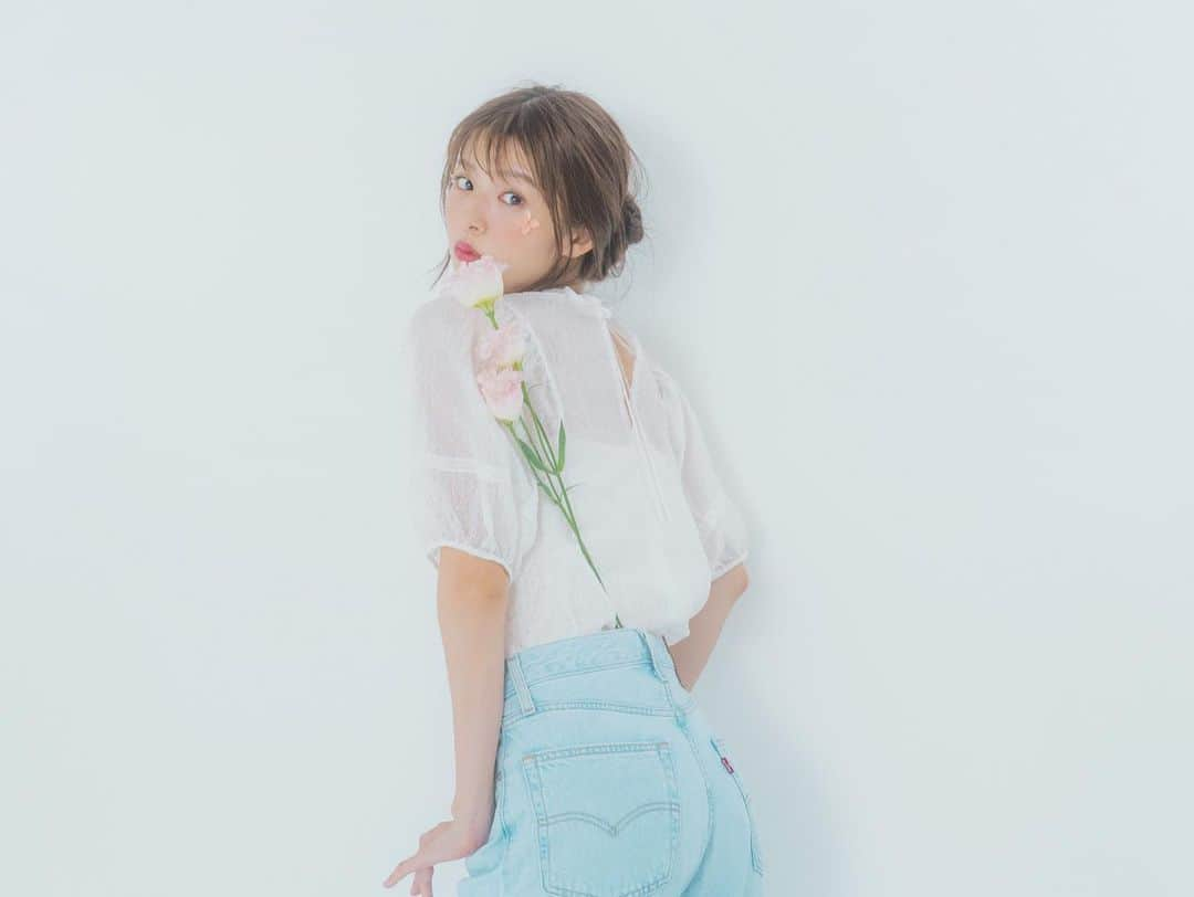 鈴木ゆうかさんのインスタグラム写真 - (鈴木ゆうかInstagram)「.  10.1 🎂　本日27歳をむかえました ゆうペースで、穏やかに過ごしていけますように ありったけの愛を込めていつもありがとう♡  そして、お知らせです！！！  11月18日に  #鈴木ゆうか2024年カレンダー 発売が決定しました  そしてそして 11月18日  HMV&BOOKS SHIBUYAにて 発売イベントも開催します 詳細は改めてお知らせします  コンセプトや月ごとのテーマ お洋服やメイクのイメージ 細かいところまでわがままを言わせてもらい 四季を一緒に過ごすことのできる とびきり可愛いカレンダーになっています 発売をお楽しみに♡♡♡」10月1日 20時00分 - yuu_pl