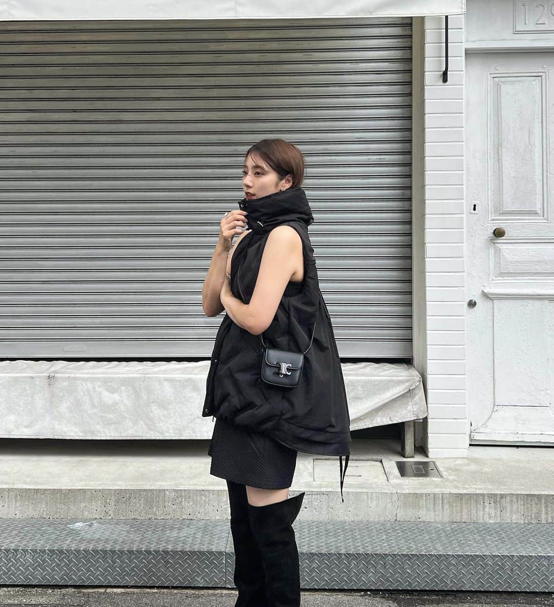 青野未来 / MikuAonoさんのインスタグラム写真 - (青野未来 / MikuAonoInstagram)「. . 🍂10月だ🍂  #ootd vest @eldo__official  pants @myine_my  bag @celine  boots @nebulonie.japan  . . #PR#eldo#myine#nebulonie#ネブローニ#関西ママ#ママコーデ#ニーハイブーツ」10月1日 20時03分 - miiikunkun
