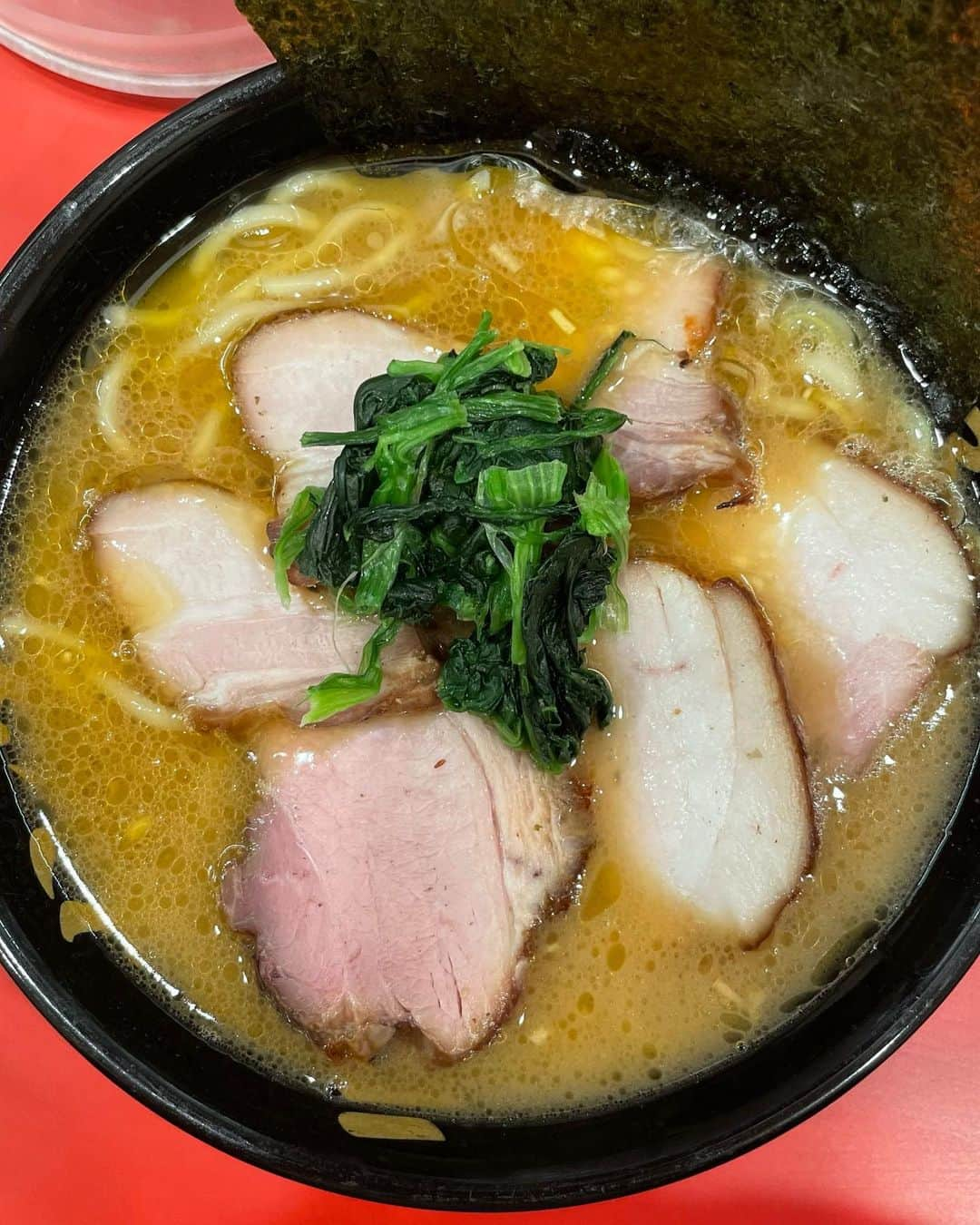 平林一哉のインスタグラム：「せたが屋系列初の家系【ラーメン家 がんくろ】」