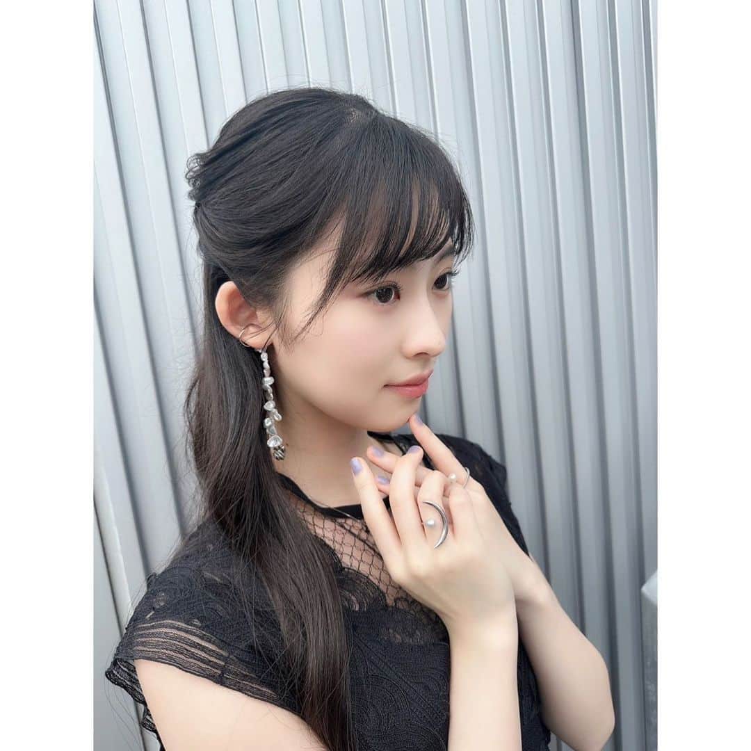 井本彩花さんのインスタグラム写真 - (井本彩花Instagram)「． 守谷GTグランプリに参加させて頂きました🏎✨  迫力凄かったなぁ、、、、😳😳  パレードでは、ヤン・マーデンボローさん ( @jannthaman )と一緒の車に😊 素敵な経験をさせて頂きました✨  ありがとうございました💫  ワンピース @sakayori_official   アクセサリー @reflection.co_official  @the.pr_   シューズ @daniella_and_gemma   #守谷gt」10月1日 20時16分 - imoto_ayaka_official