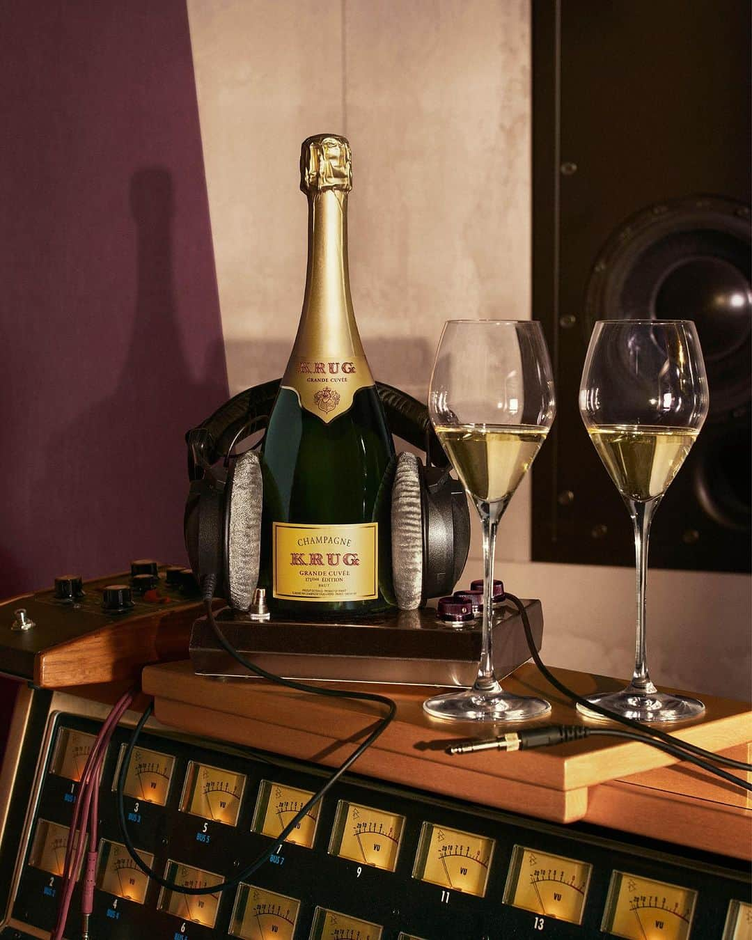 宮本笑里のインスタグラム：「The Symphony of Champagne by the Full Orchestra.   Krug Grande Cuvée 171ème Édition is a blend of 131 wines, or musicians, from 12 different years, the oldest from 2000 and the youngest from 2015.   A Champagne with a fullness of flavours and aromas impossible to express with the wines of a single year.   Discover the most generous expression of Champagne and the annual re-creation of the dream of Joseph Krug as interpreted by a collective of musicians.   Listen to their collaborative composition entitled Joseph’s Theme: Dream Variation at link in bio.  #KrugChampagne #KrugxMusic #KrugLovers #TastingSound」