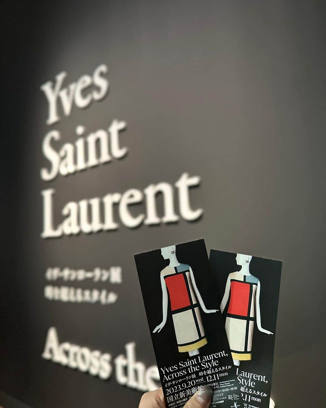 サキさんのインスタグラム写真 - (サキInstagram)「グッズ大人気  #ysl #ysl展 #ysl_acrossthestyle」10月1日 20時16分 - saki.h912