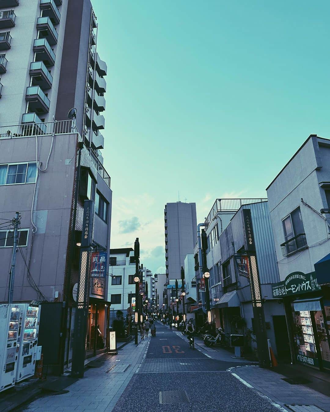 尾形沙耶香さんのインスタグラム写真 - (尾形沙耶香Instagram)「ディナーは勿論、予約までの時間を持て余し、商店街や住宅街をぷらぷら歩いたなんて事のない時間も、なんだかとっても楽しかった♡  #夫婦の時間 👫🏻 #datenight」10月1日 20時18分 - sayakaogata