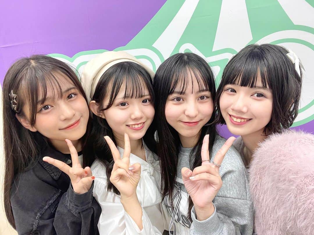 のインスタグラム：「.  今日はミニミニ解放日来てくださったみなさんありがとうございました〜！  たくさんのはなたばしゃのみゆファンの方が来てくださってと〜っても嬉しかったです💝  ファンレターやプレゼント、うちわなども嬉しすぎましたっ、！本当にありがとう😌  来月11月5日に行われるニコラミーティングの募集も開始されたので、今回会えなかった方もまた会えるのを楽しみにしてます♪♪  #有坂心花 #ニコラ #nicola #ニコラ11月号発売中 #ニコモ #ミニミニ解放日 #はなたば #しゃのみゆ」