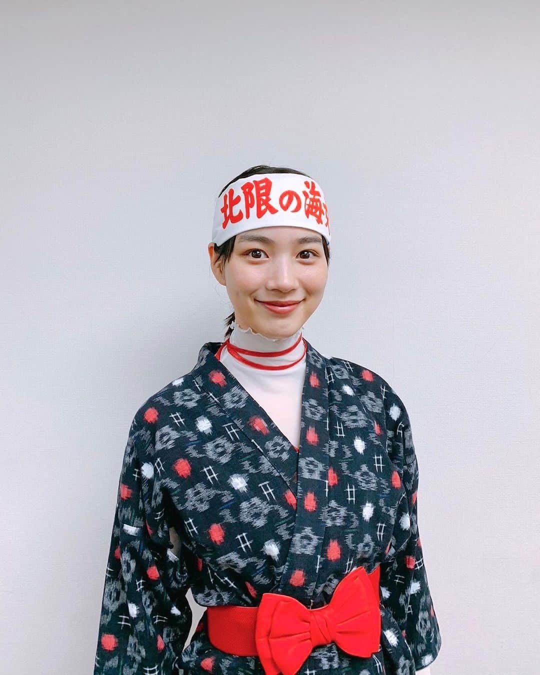 のん（能年玲奈）のインスタグラム：「昨日は、THE いわてDAY 2023のオープニングイベントでトークしました。 岩手って良いところいっぱいありますね。 そんで絣半纏着たよ。 リアルは北限の海女🌊 再放送最終回の日に着ることになるとは。 私もとても楽しかった。 みなさん、お楽しみいただきありがとう〜〜。 これからはのんについてきてね〜いぇー。  #THEいわてDAY #岩手」
