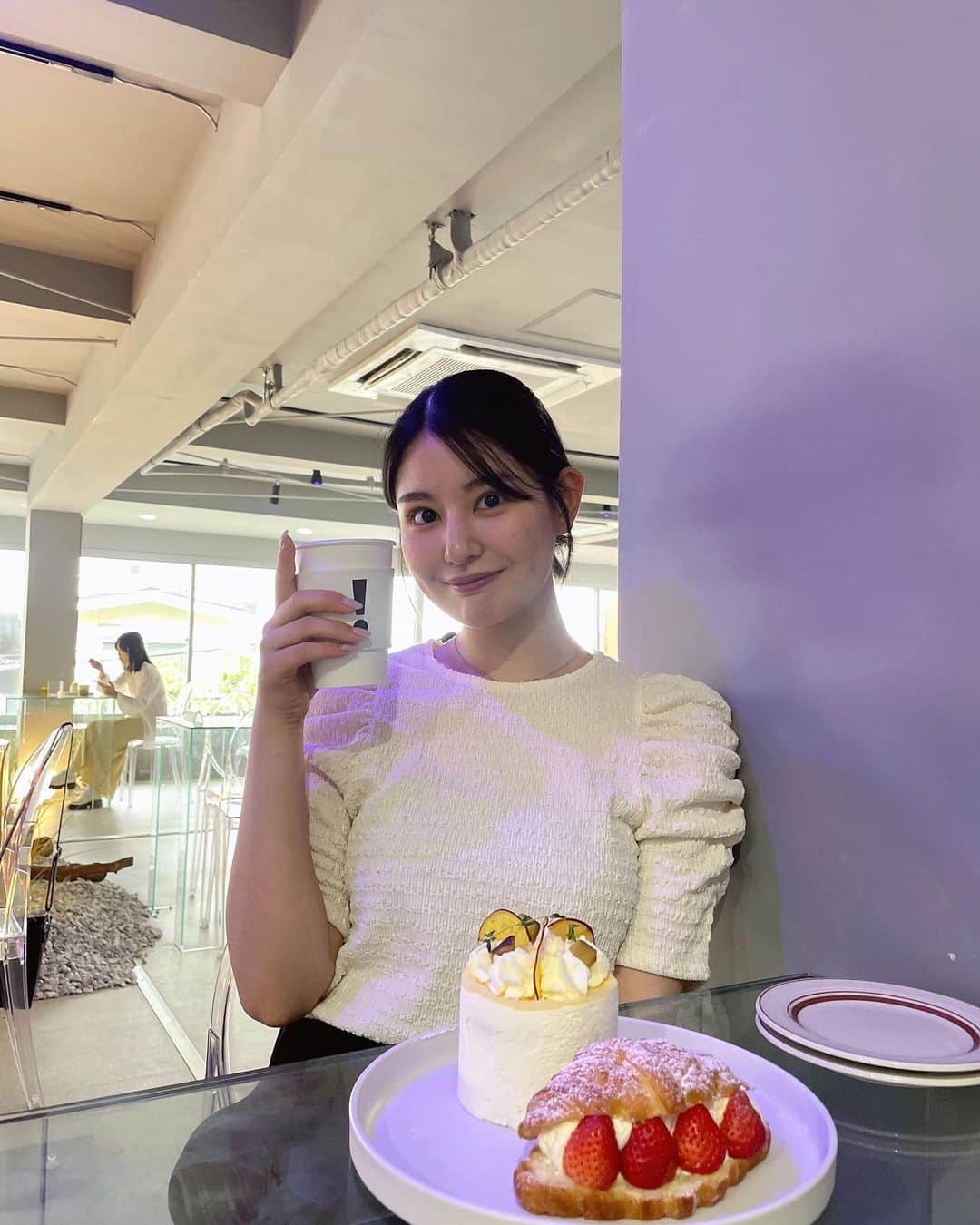 森青葉さんのインスタグラム写真 - (森青葉Instagram)「☺︎ どっちを食べたでしょうか〜！  #新大久保カフェ」10月1日 20時37分 - aoba__mori_official