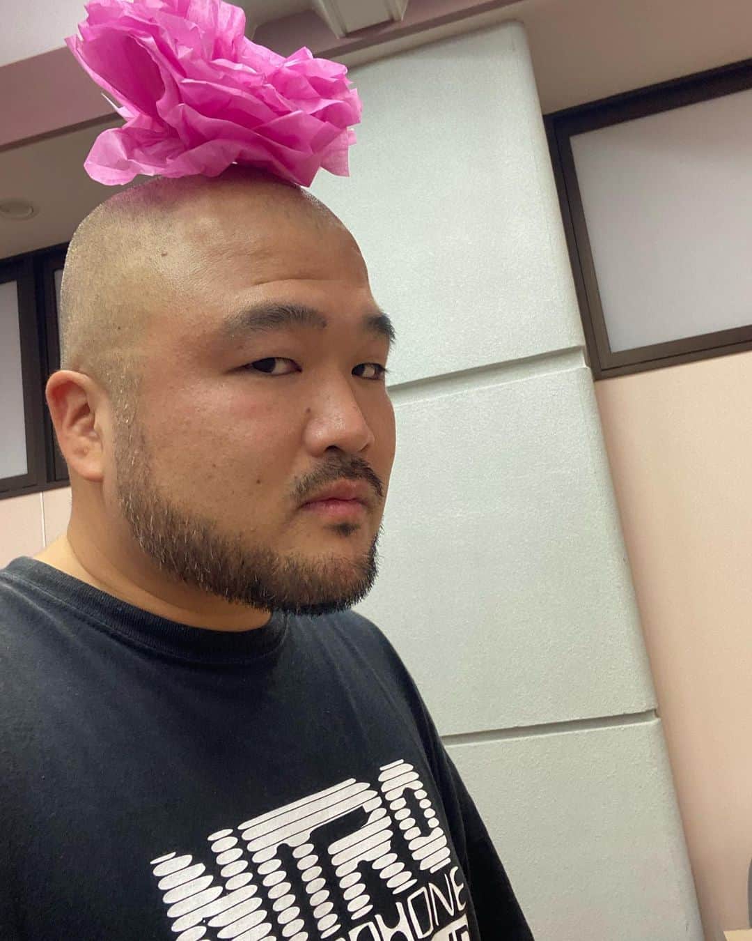 長谷川俊輔（クマムシ）さんのインスタグラム写真 - (長谷川俊輔（クマムシ）Instagram)「フルサタ！最終回ありがとうございました！！  みんなとの写真を載せると悲しくなっちゃうのと  ここには書ききれないくらいの 思い出があり過ぎるので  とりあえず色んな色の長谷川で楽しんでください！  また富山はちょくちょく行かせてもらいます！！   #みんなはどの長谷川が好き？  #ピンク長谷川  #青長谷川  #黄色長谷川  #緑長谷川  #紺色長谷川  #白長谷川  #薄ピンク長谷川  #水色長谷川  #富山  #フルサタ  #キャラクター  #森の妖精  #妖精  #花  #flower」10月1日 20時52分 - haseman80000000