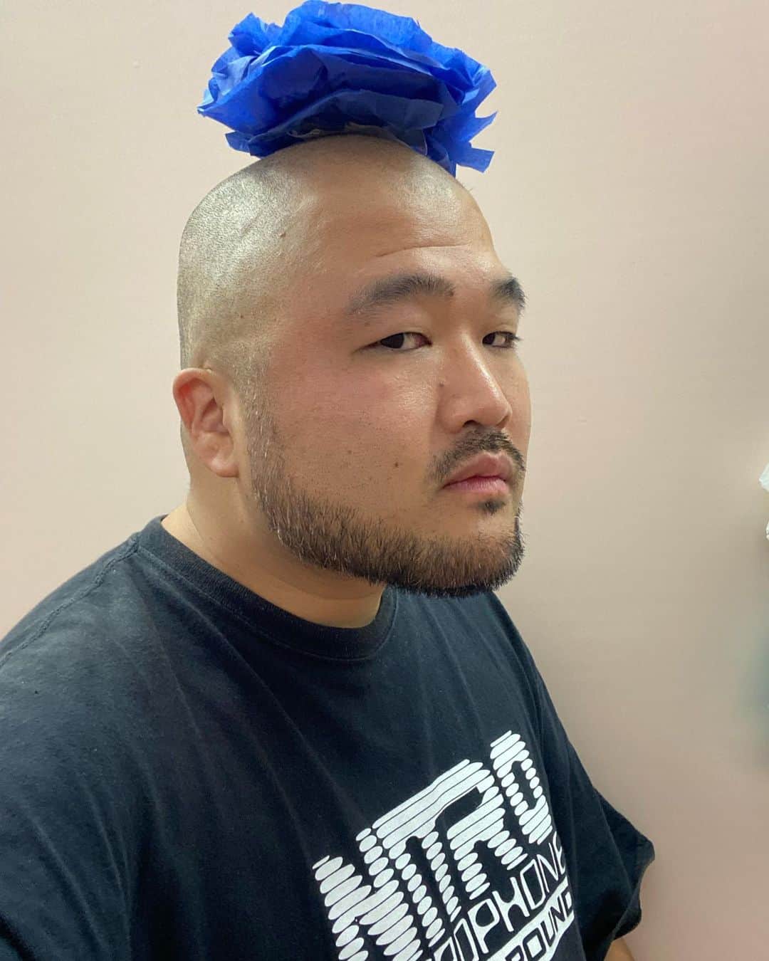 長谷川俊輔（クマムシ）さんのインスタグラム写真 - (長谷川俊輔（クマムシ）Instagram)「フルサタ！最終回ありがとうございました！！  みんなとの写真を載せると悲しくなっちゃうのと  ここには書ききれないくらいの 思い出があり過ぎるので  とりあえず色んな色の長谷川で楽しんでください！  また富山はちょくちょく行かせてもらいます！！   #みんなはどの長谷川が好き？  #ピンク長谷川  #青長谷川  #黄色長谷川  #緑長谷川  #紺色長谷川  #白長谷川  #薄ピンク長谷川  #水色長谷川  #富山  #フルサタ  #キャラクター  #森の妖精  #妖精  #花  #flower」10月1日 20時52分 - haseman80000000
