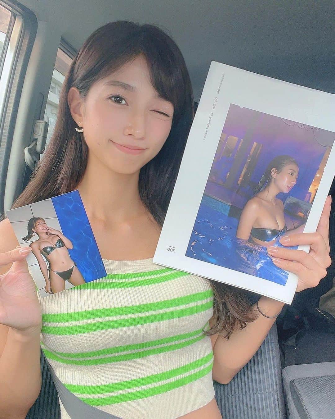 大貫彩香さんのインスタグラム写真 - (大貫彩香Instagram)「写真集販売記念！200部限定 特別版は本日の22時までで締め切りです！  1枚目はオフショットです💐 限定カバーと生写真は2枚目の画像のものです☺️  今日のインスタライブで生写真のサイン書きしたんだけど、当たりと大当たりを作ったのでお楽しみに🥰」10月1日 20時46分 - sayaka_oonuki